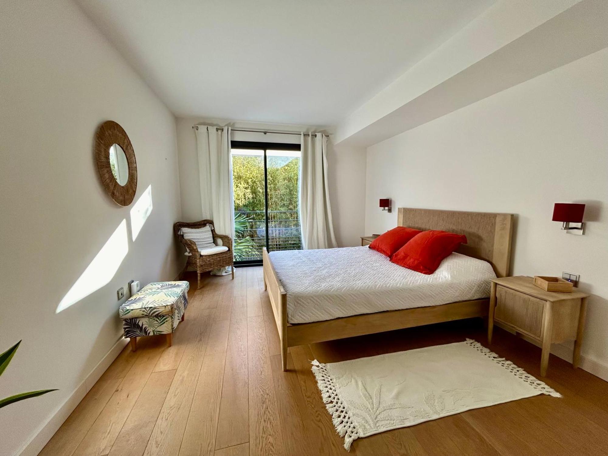 Rumah Bali Cannes Ngoại thất bức ảnh